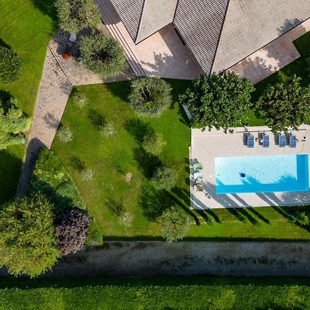 Villa Carini With 3000 Mq Garden & Heated Pool Castelnuovo del Garda Exterior foto