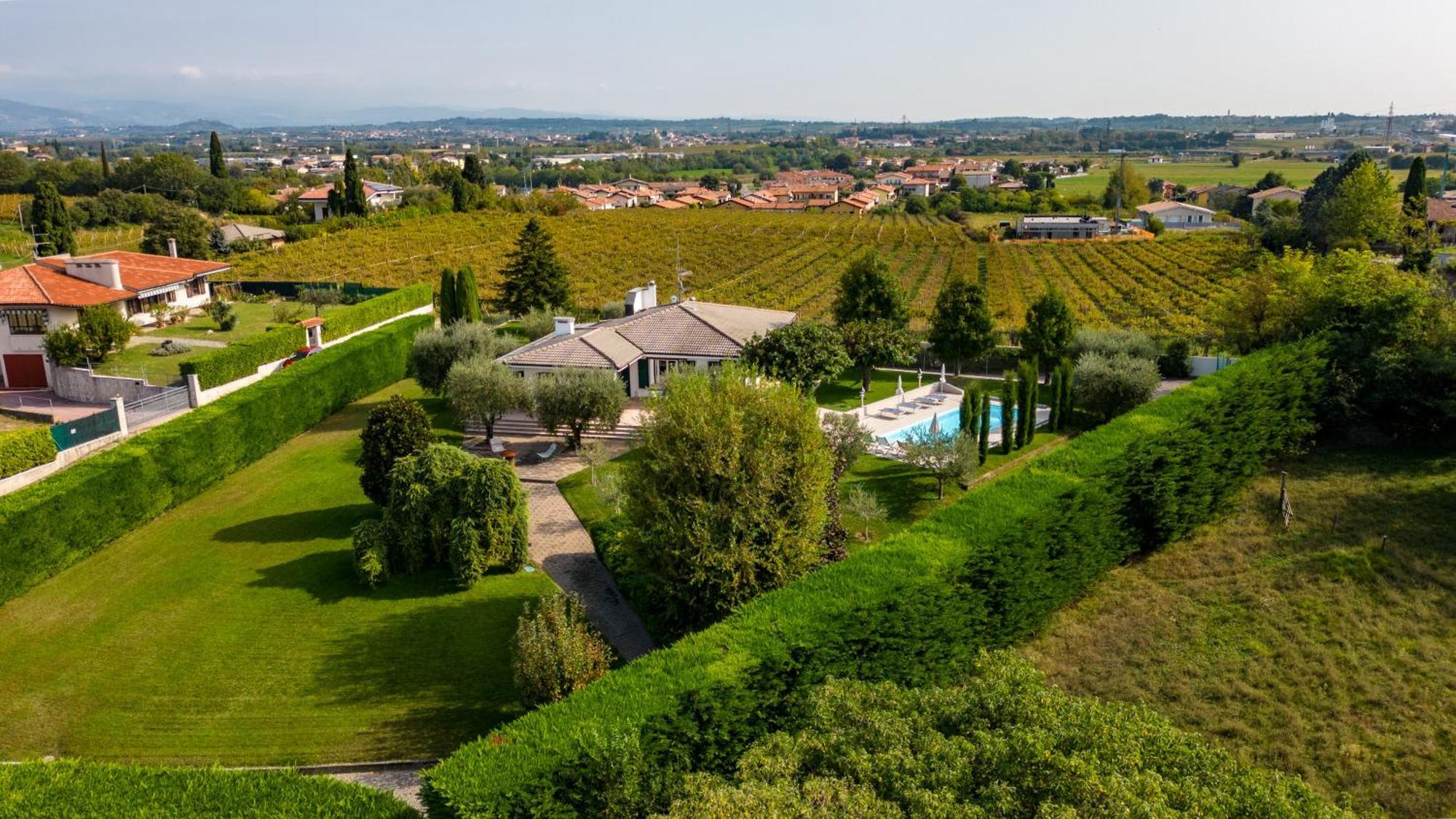 Villa Carini With 3000 Mq Garden & Heated Pool Castelnuovo del Garda Exterior foto