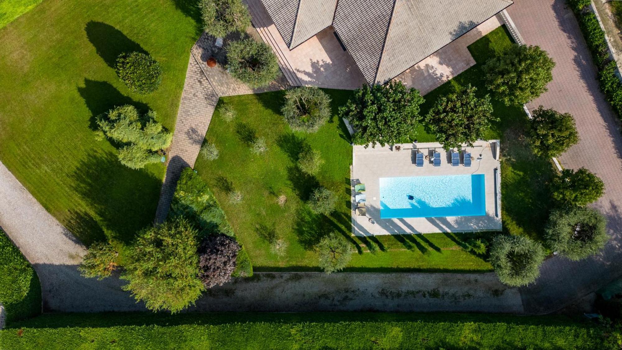 Villa Carini With 3000 Mq Garden & Heated Pool Castelnuovo del Garda Exterior foto