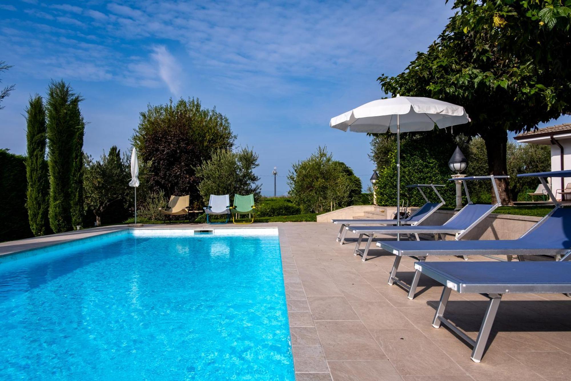 Villa Carini With 3000 Mq Garden & Heated Pool Castelnuovo del Garda Exterior foto