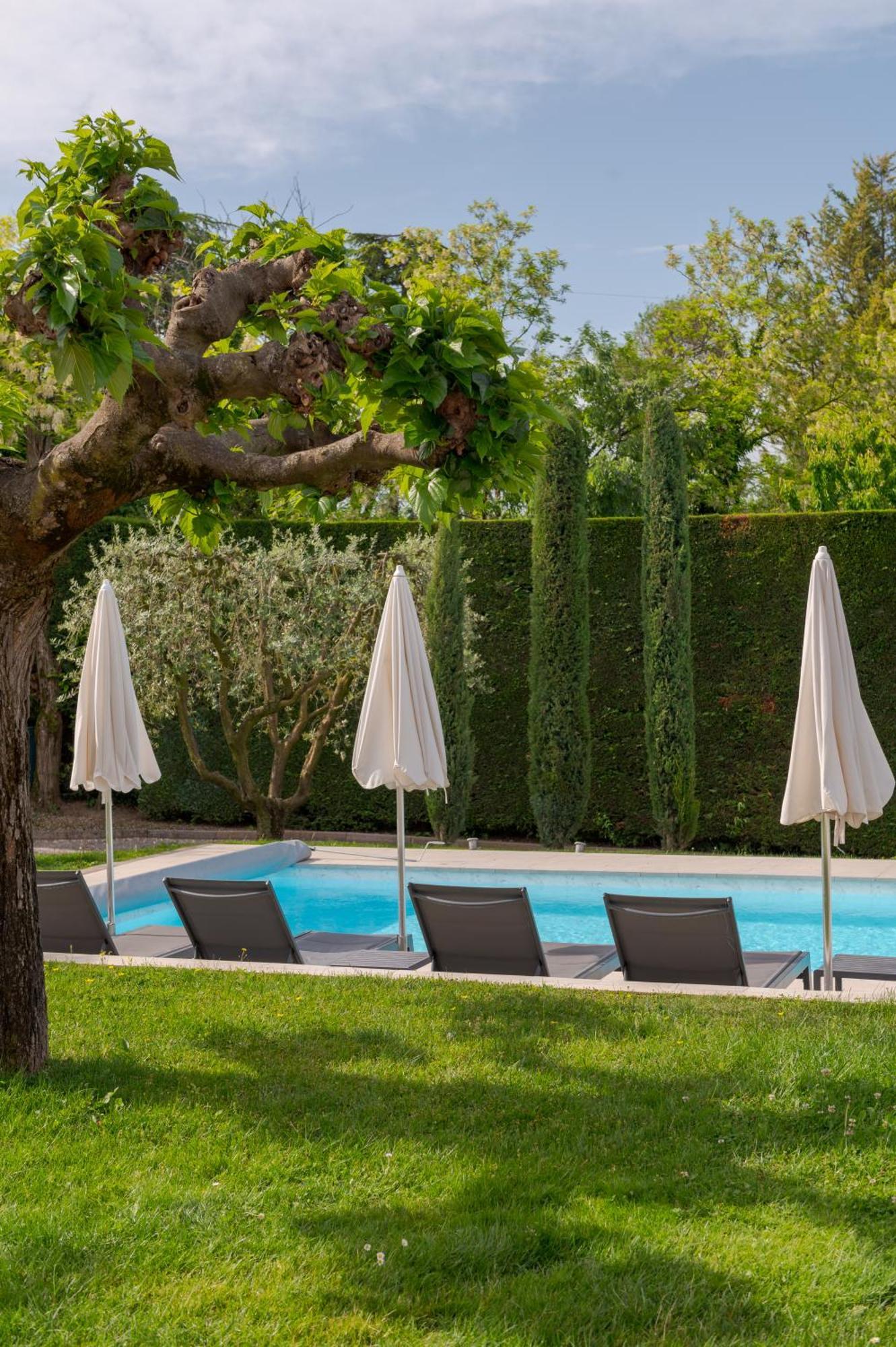 Villa Carini With 3000 Mq Garden & Heated Pool Castelnuovo del Garda Exterior foto