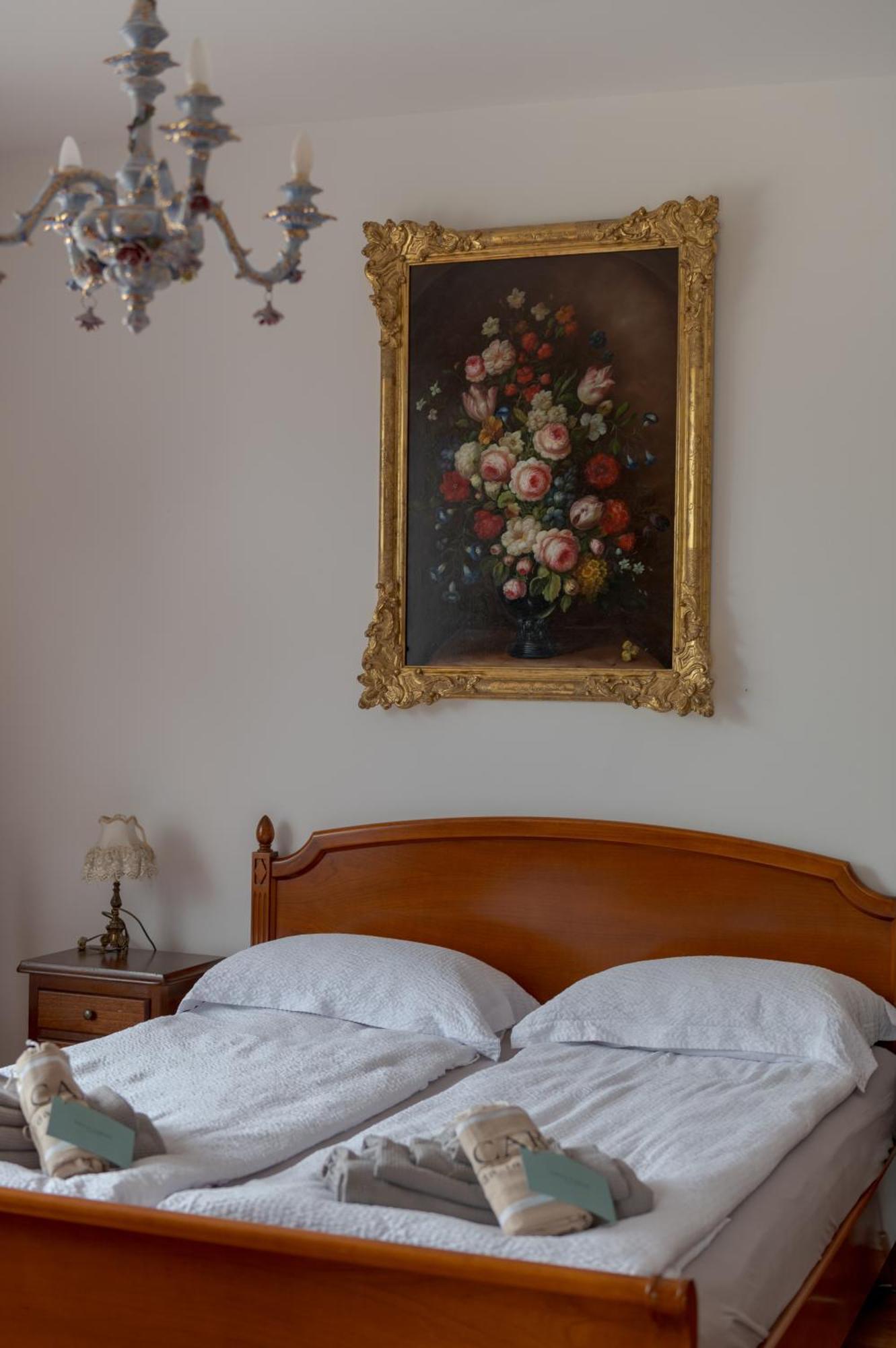 Villa Carini With 3000 Mq Garden & Heated Pool Castelnuovo del Garda Exterior foto
